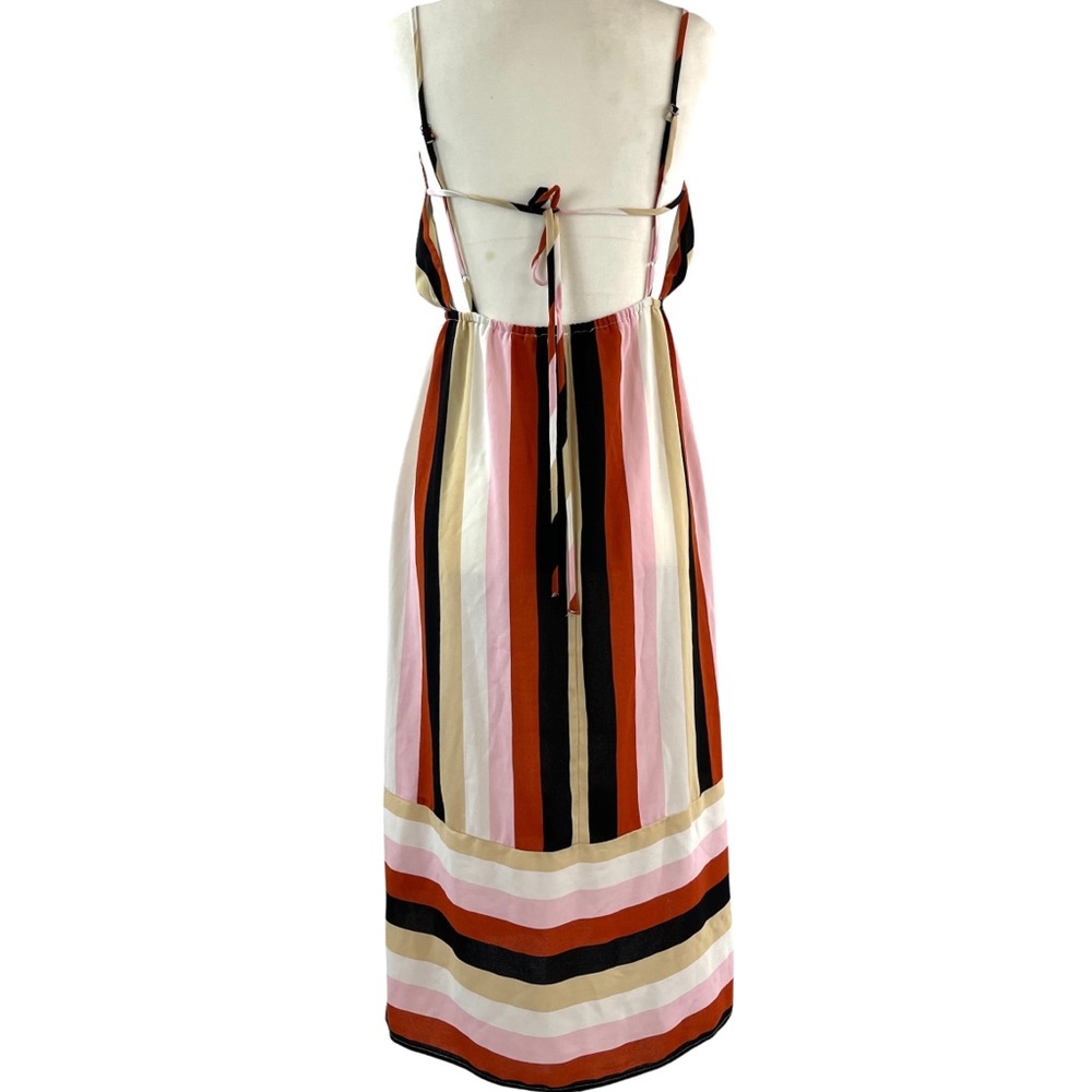 Forever 21 Open Back Maxi Dress - Picture 2 of 6